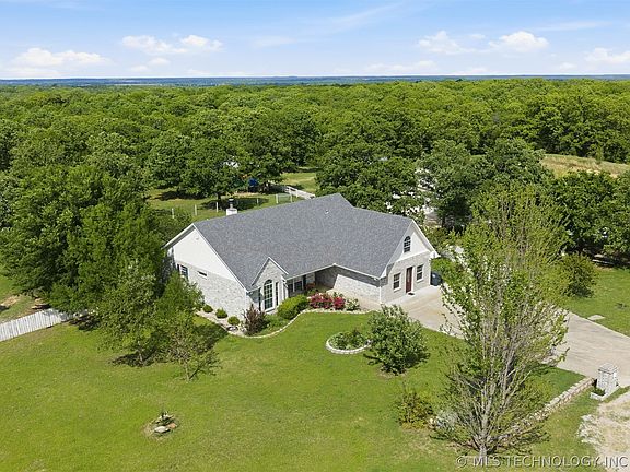 2nd image of 232 Waterford Dr