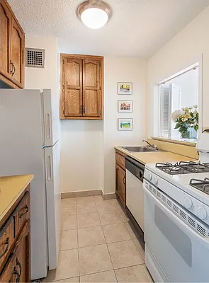 Rented by UbiQ NY | media 9