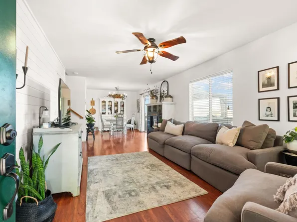 90 Westview Dr, Jackson, CA 95642