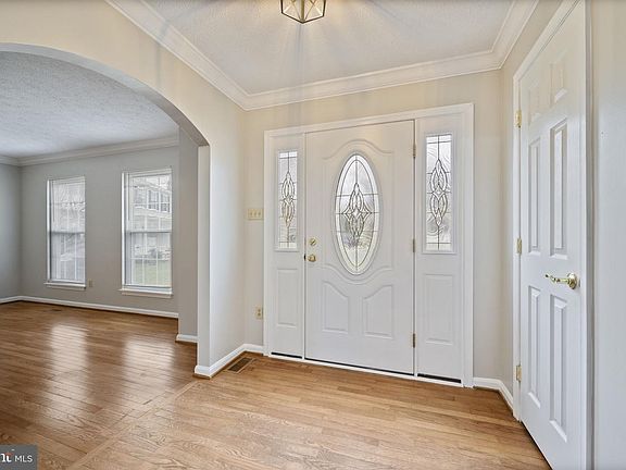 5th image of 822 Lancaster Dr