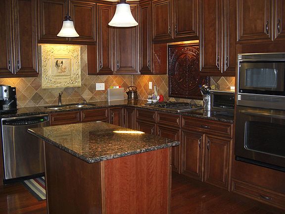 GOURMET KITCHEN