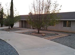 19296 Roanoke Rd, Apple Valley, CA 92307