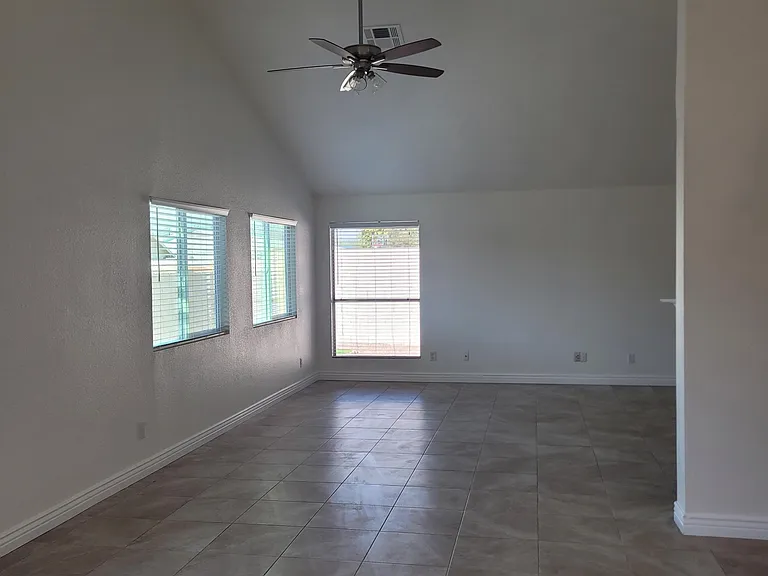 1622 N Comanche Dr — Photo 10