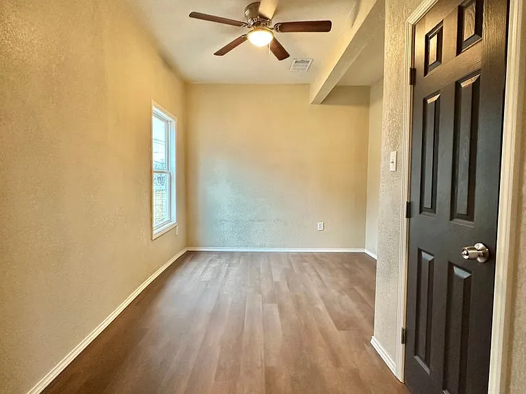1320 Orient St — Photo 11