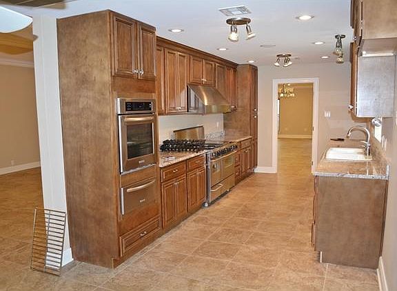 3rd image of 11143 Winchester Park Dr