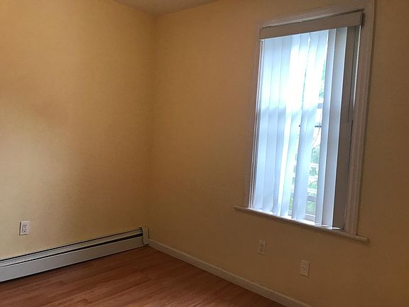 5th image of 9122 82nd St #2