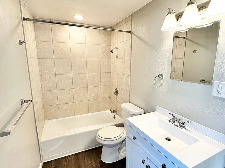 Arcadia Dell Apartments — Photo 17