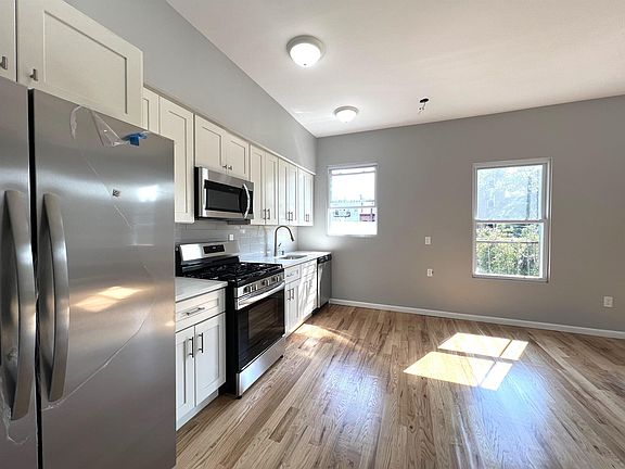2nd image of 906 Kennedy Blvd Floor 2