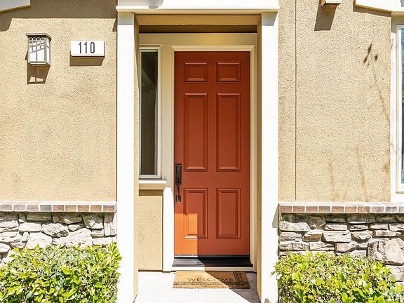 2nd image of 110 Emerald Cove Ter