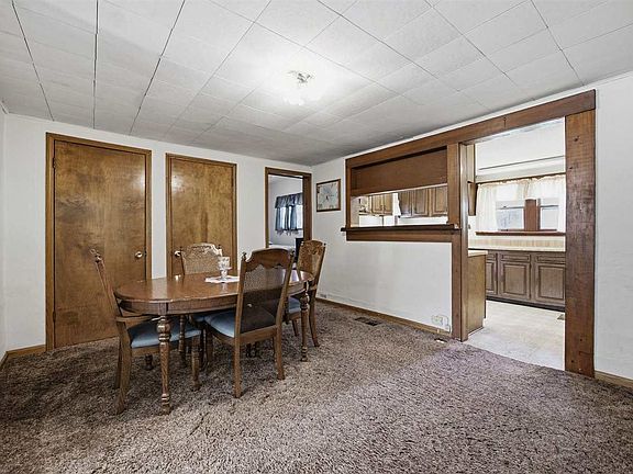 3rd image of 623 E Main St