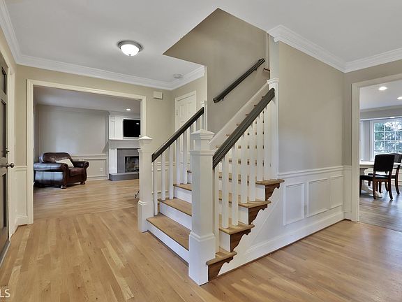3rd image of 4551 Oakhurst Ln