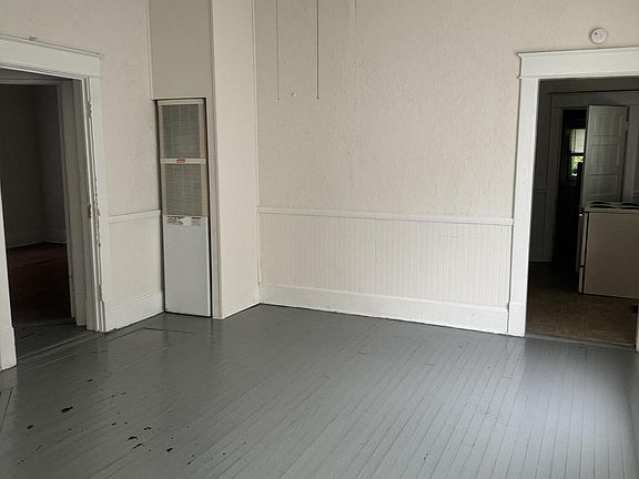 5th image of 113 E Ninth Street