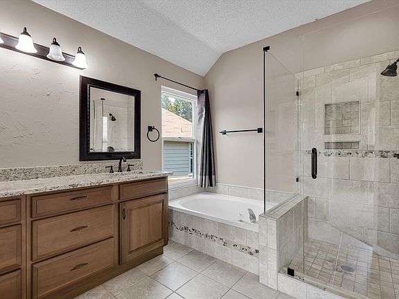 2nd image of 6713 Gamay Cir