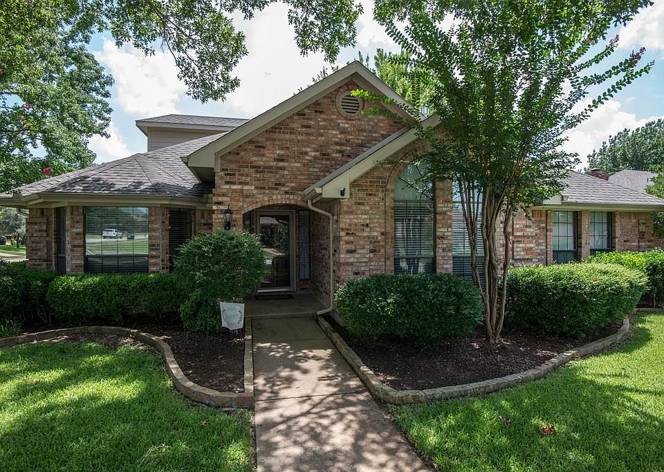 1st image of 810 Mesquite Ln
