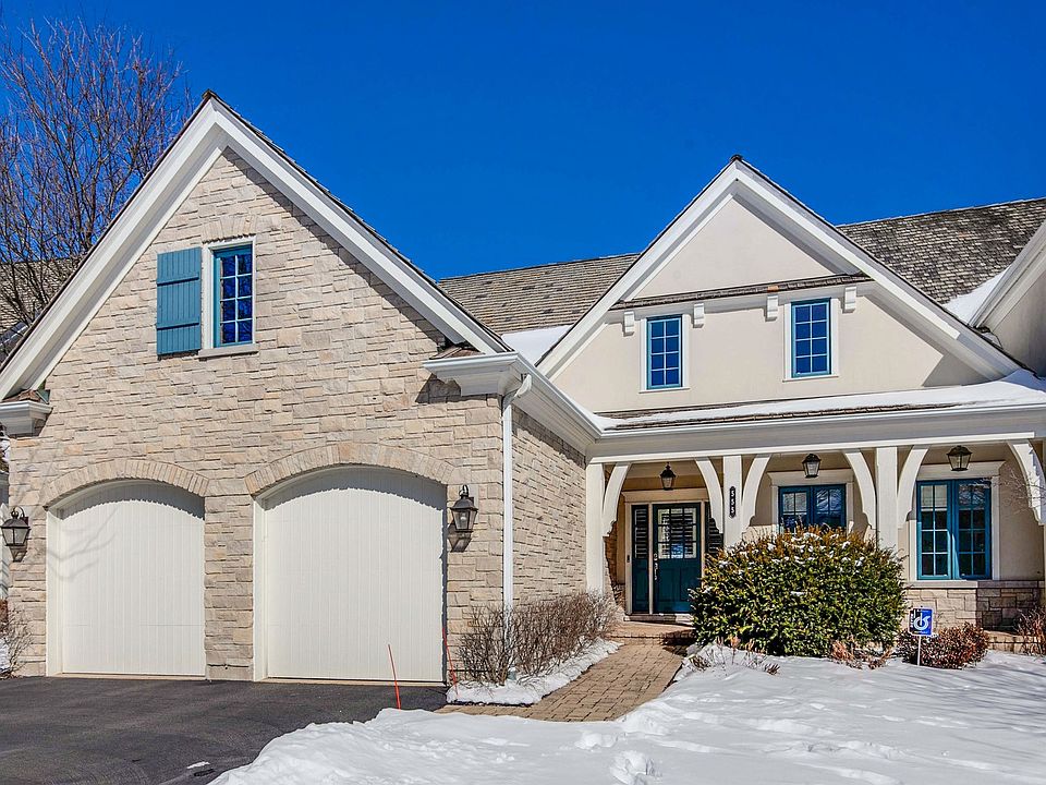 1st image of 555 Greenway Dr