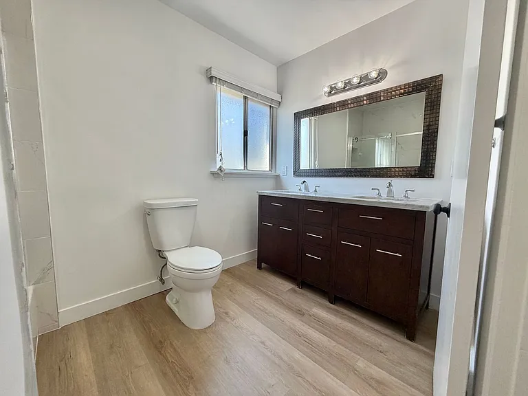 2201 Manhattan Ave — Photo 11