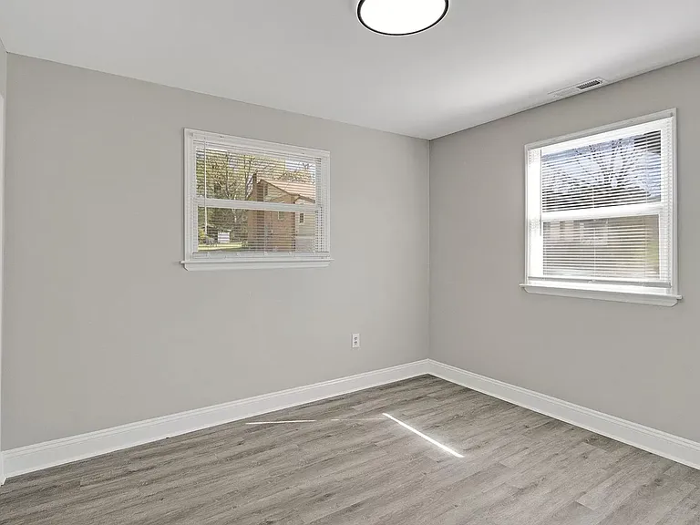 611 Gardner St — Photo 7