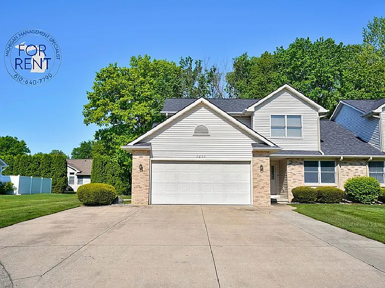 3263 Silverwood Dr — Photo 6