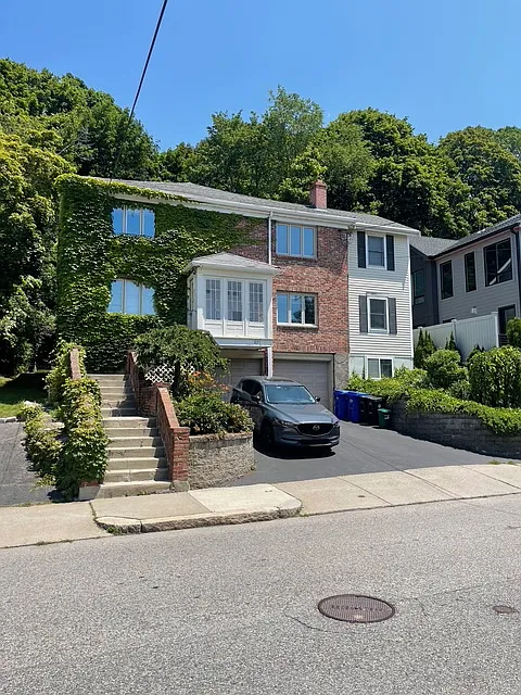 4 bed, 1700 sqft, $4,800 — Photo 1