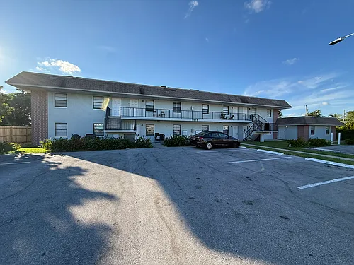 1515 N Federal Hwy Photo 1