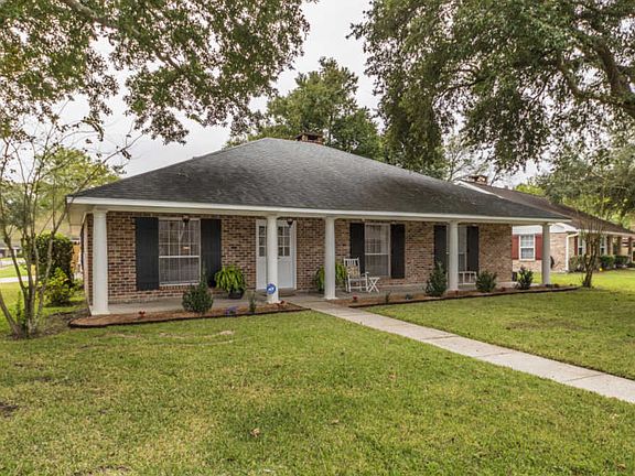 3rd image of 1301 Broadmoor Blvd