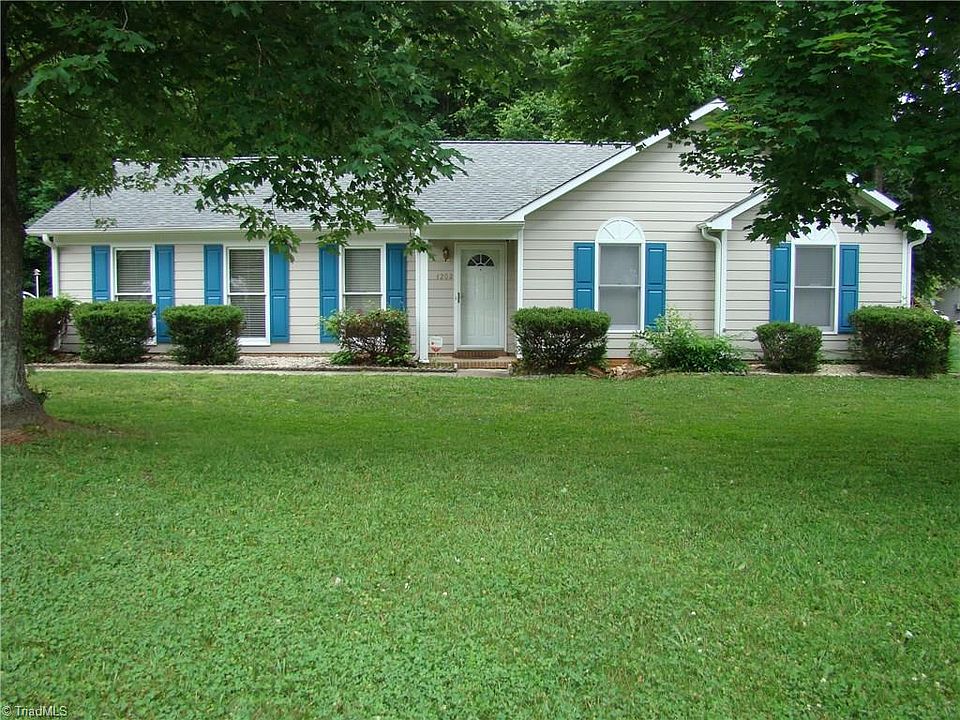 1st image of 4202 Crabapple Ln
