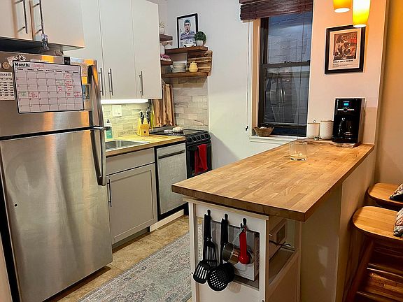 3rd image of 515 E 82nd St APT 4C