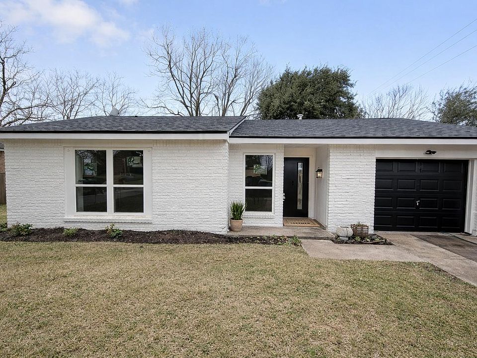 1st image of 15302 Corsair Rd