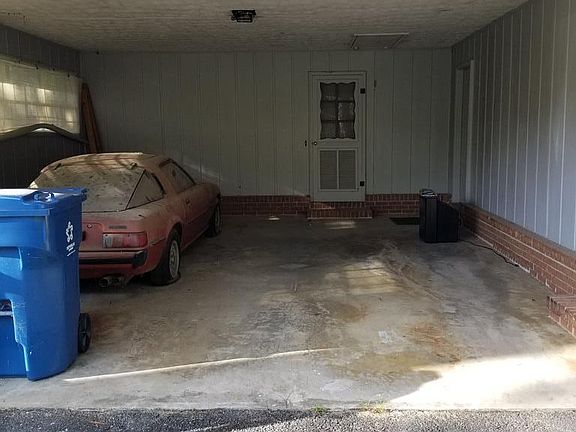 2nd image of 701 W Grossman Dr