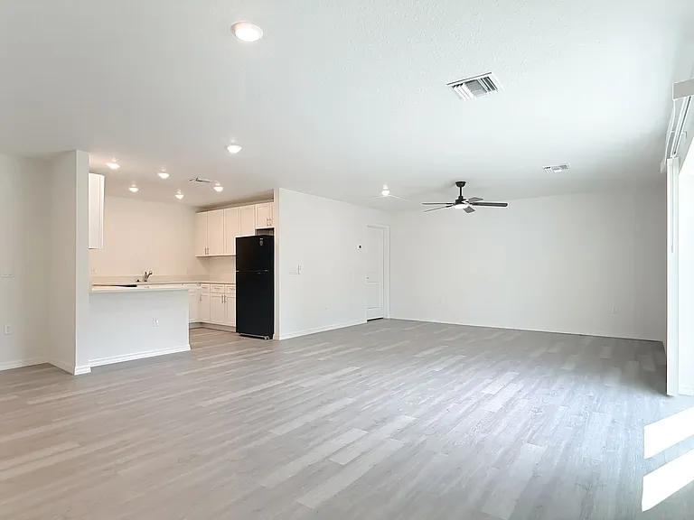 3067 Quarter St — Photo 5