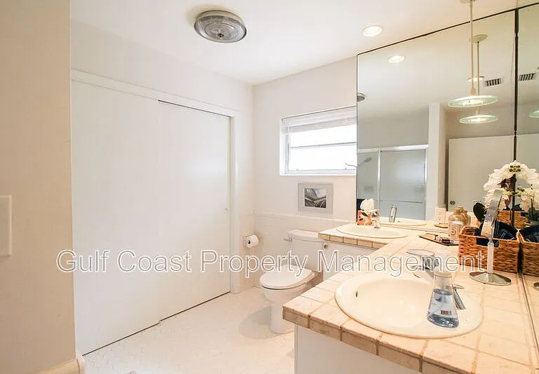 671 47th St — Photo 27
