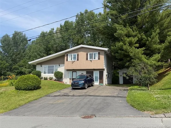 199 Bellevue St, Edmundston, NB E3V 2E4