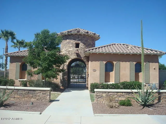 2670 Voyager-communityh pool