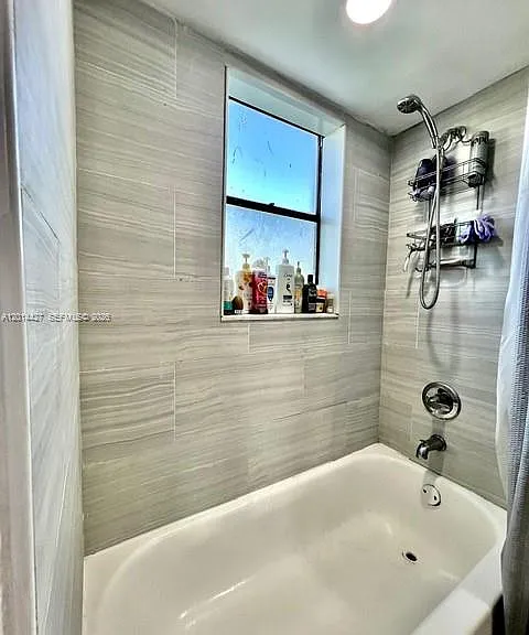 500 NE 2nd St #211 — Photo 12