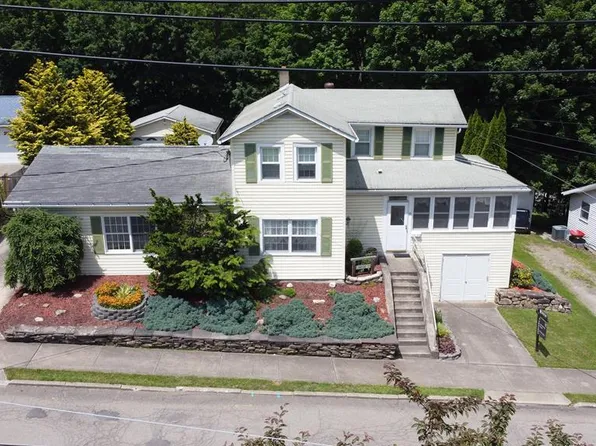 16 Lombard St, Towanda, PA 18848