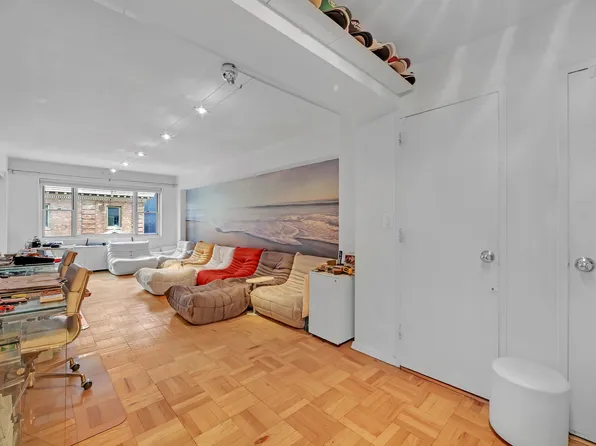 100 West 57th Street image 2 of 10