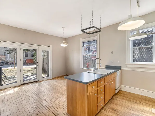 1566 North Warren AVENUE #1568, Milwaukee, WI 53202