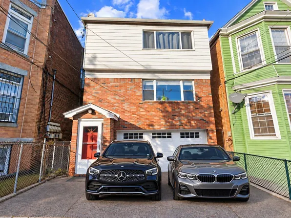 126 35th St, Union City, NJ 07087