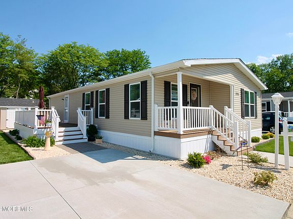3rd image of 305 Farm Road