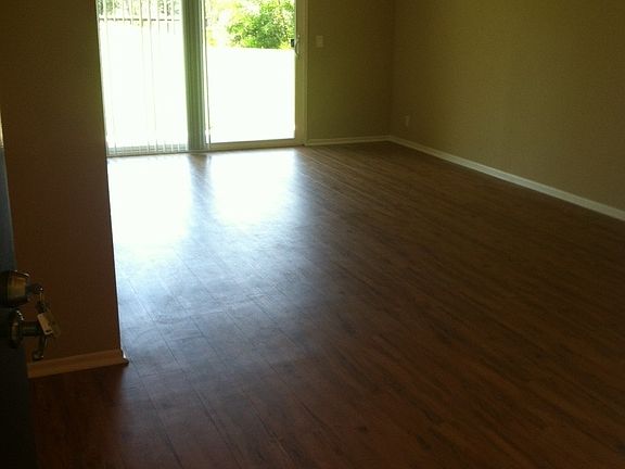 4th image of 1575 Tanglewood Ln APT E117