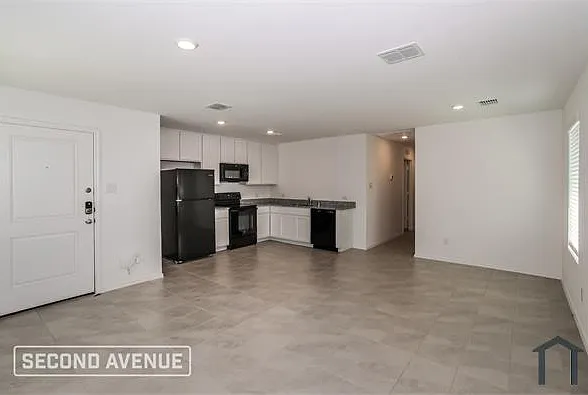 3 bed, 1017 sqft, $1,549 — Photo 4