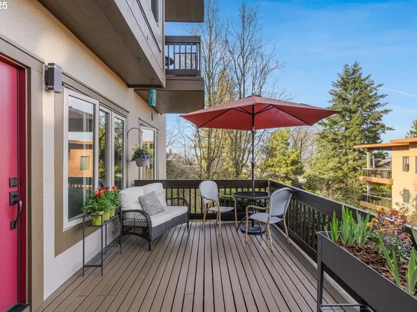 724 NW Westover Cir, Portland, OR 97210