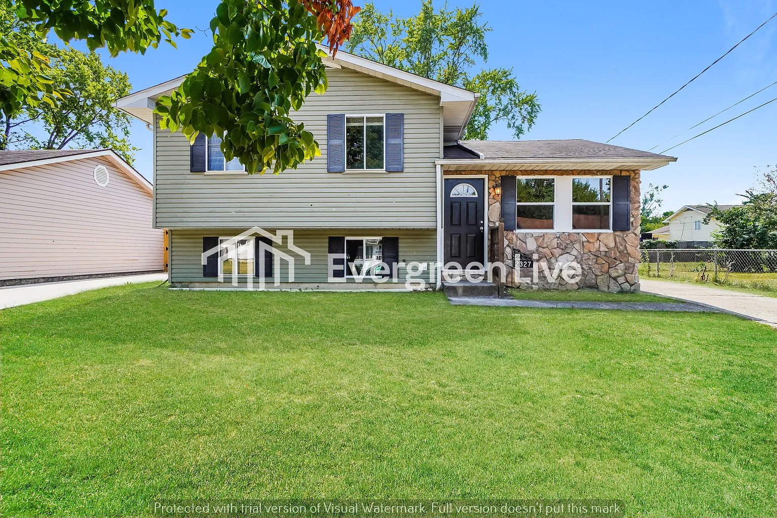 2327 Edenburgh Dr E photo 1