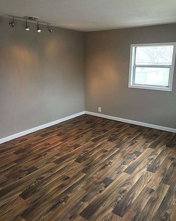 Rear unit living room
