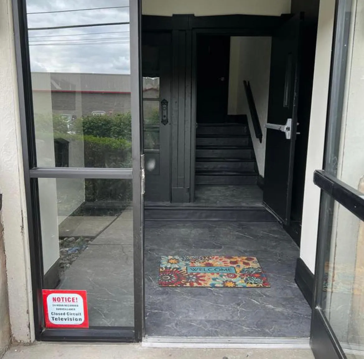 319 N Beatty St — Photo 2