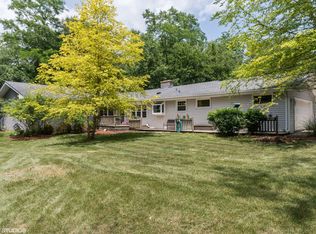 39W164 Happy Hills Rd, Saint Charles, IL 60175