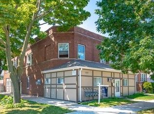 5301 W Newport Ave #1R, Chicago, IL 60641