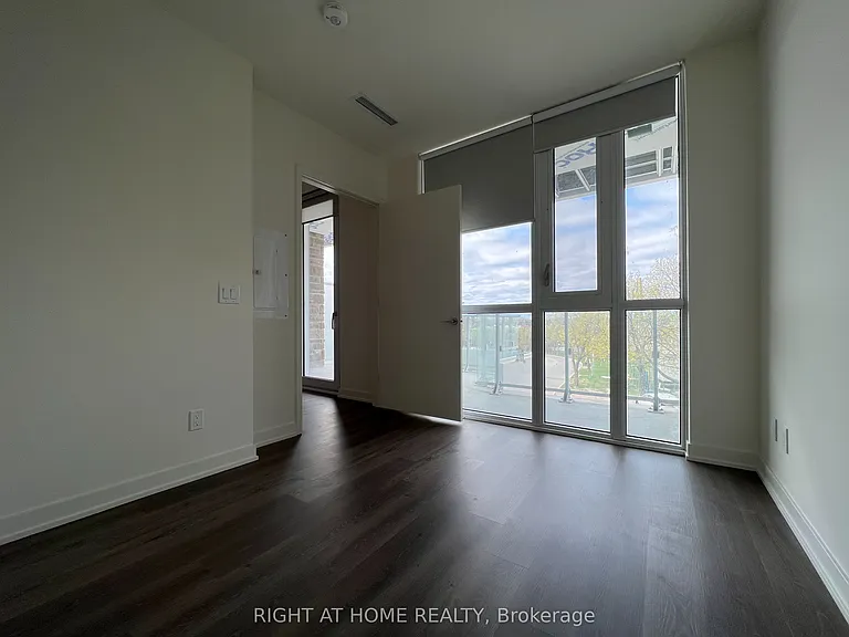 10 Deerlick Ct #304 — Photo 8