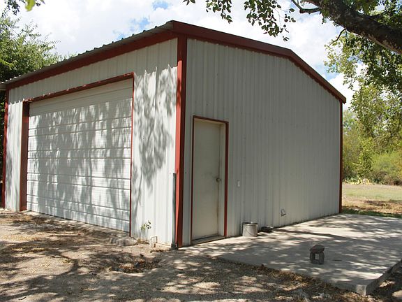 4th image of 139 E Vestal Pl