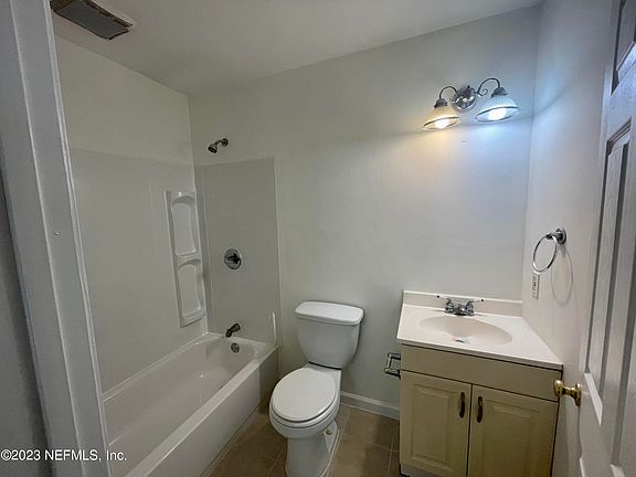 5th image of 3664 Herschel St #B